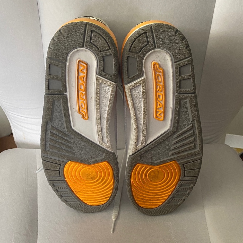 Jordan Women's Sneakers in White and Orange - Picture 5 of 7
